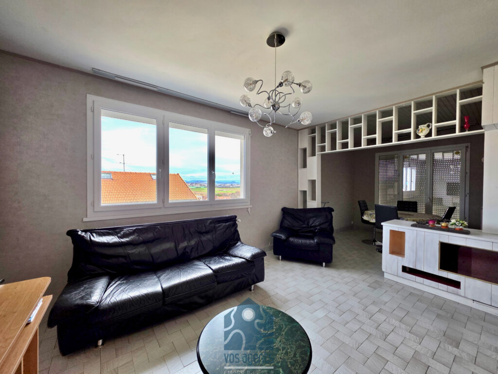 Maison avec terrasse, balcon et garage – 5 pièces – 3 chambres – 124.15 m²