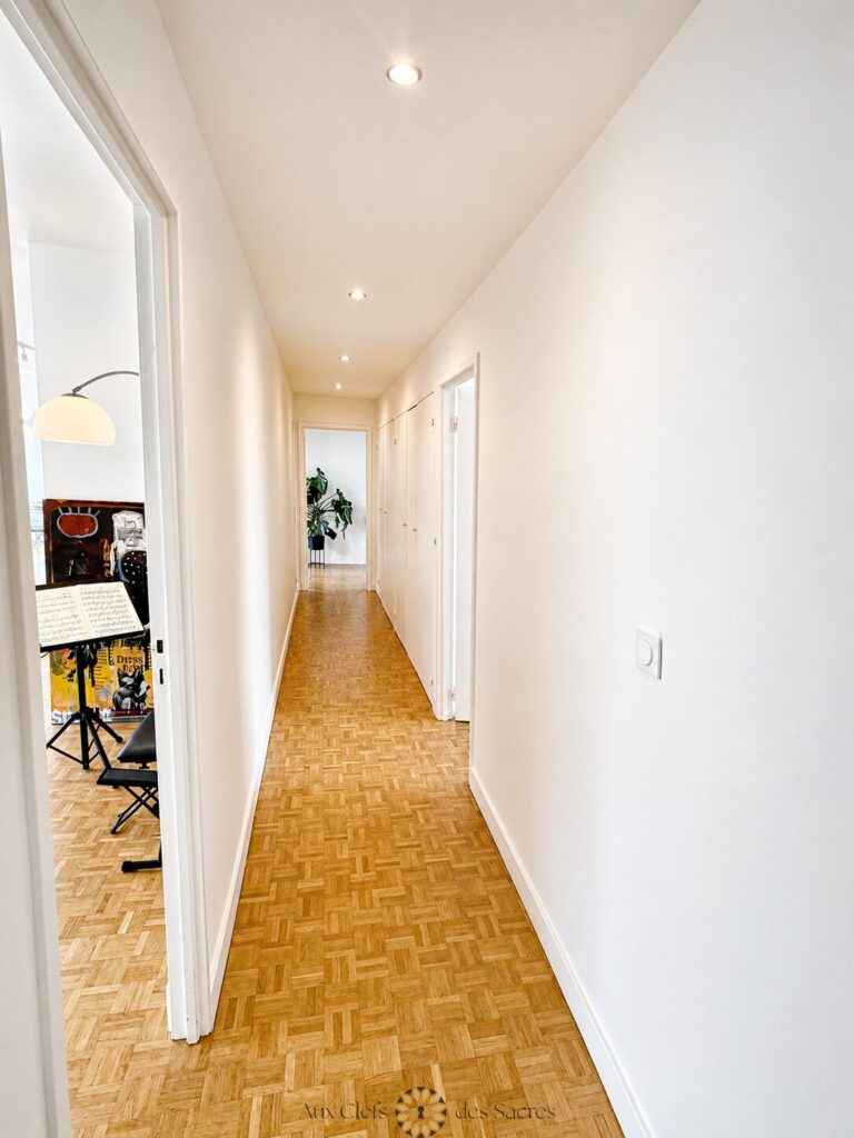 Appartement type 3/4 avec grand balcon filant et stationneme – 4 pièces – 3 chambres – 121.98 m²