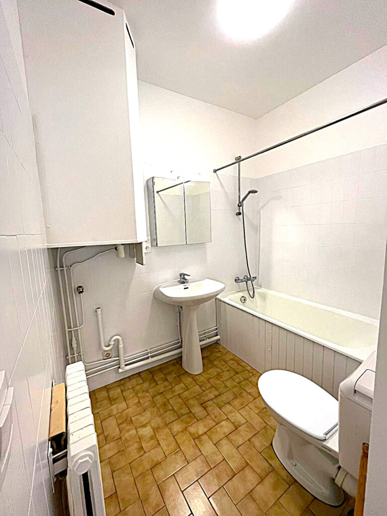 2-3 PIECES SQUARE ADOLPHE CHERIOUX – 3 pièces – 1 chambre – 61 m²