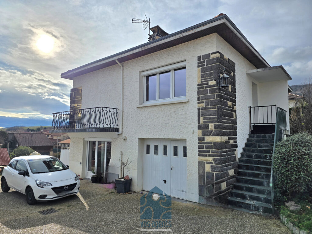 Maison avec terrasse, balcon et garage – 5 pièces – 3 chambres – 124.15 m²