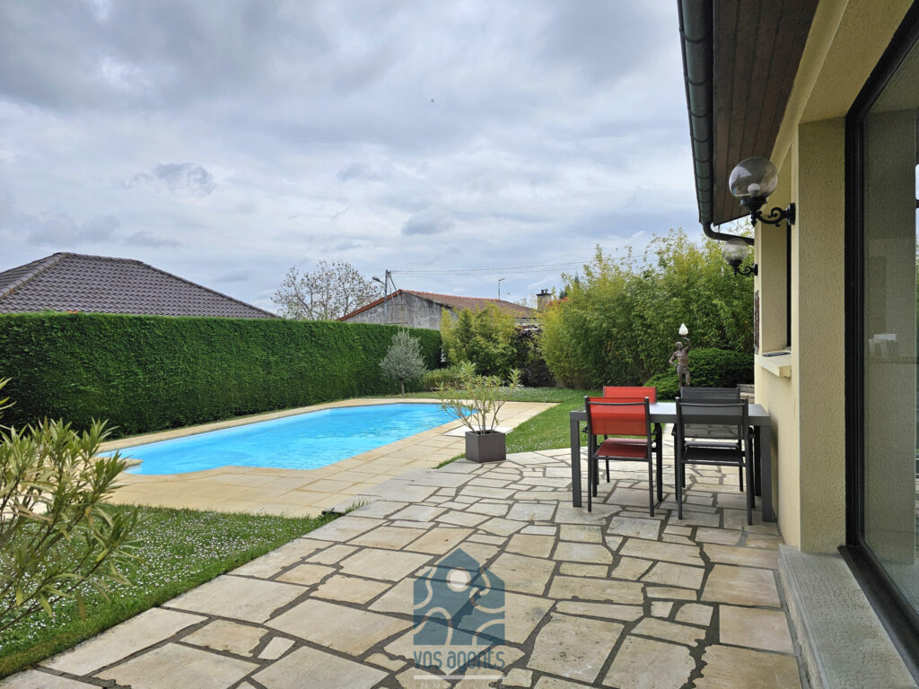 Maison de caractère 7 pièces 4 chambres avec piscine, terras – 7 pièces – 4 chambres – 218 m²