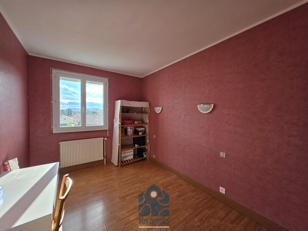 Maison avec terrasse, balcon et garage – 5 pièces – 3 chambres – 124.15 m²