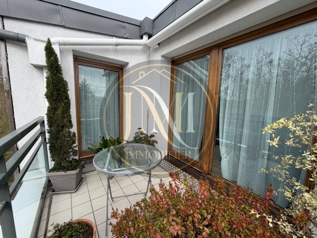 Appartement T4 de 81,99 m2 avec garage, balcons et vue dégag – 4 pièces – 3 chambres – 81.99 m²