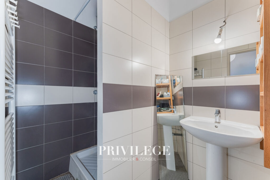 Appartement 90 m2 place Meissonnier – 4 pièces – 3 chambres – 91 m²