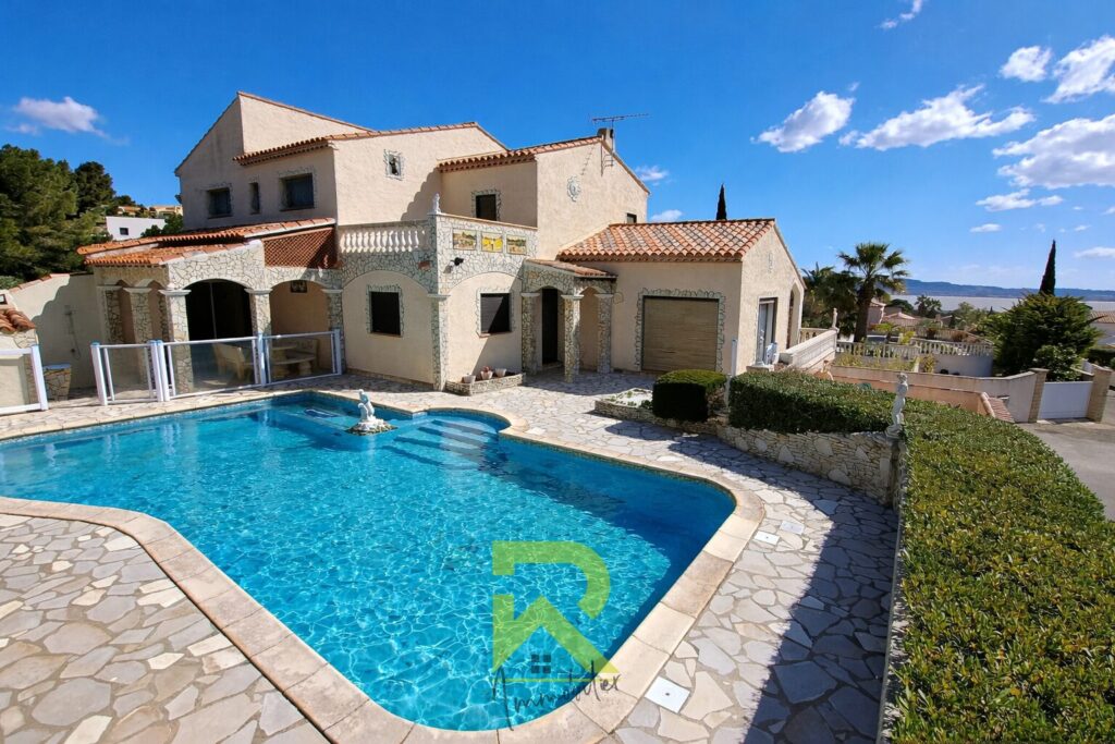 Villa 248 m2   5 chambres   Vue étang de Bages   Piscine   G – 8 pièces – 5 chambres – 250 m²