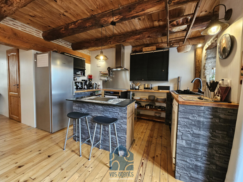 Maison 5 pièces 3 chambres avec véranda, terrasse et deux gr – 5 pièces – 3 chambres – 200 m²