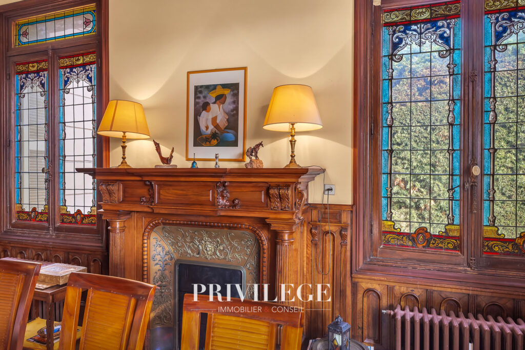 Villa historique d&rsquo;exception   Nice (1901)   824 m2 habitabl – 11 pièces – 7 chambres – 824 m²