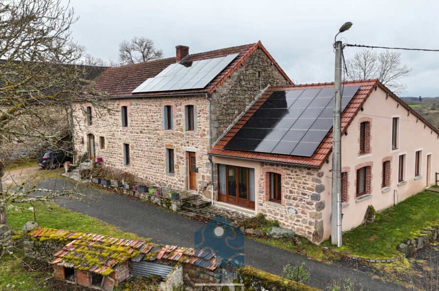 Maison à vendre à Charensat