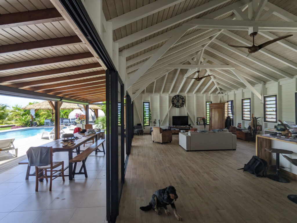 VILLA RECENTE AVEC PISCINE GARAGE SUR TERRAIN 2000 M2 EN CEN – 4 pièces – 3 chambres – 128 m²