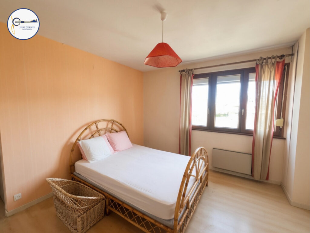 Maison Deyvillers 5 pièces 110m2 – 6 pièces – 3 chambres – 110 m²