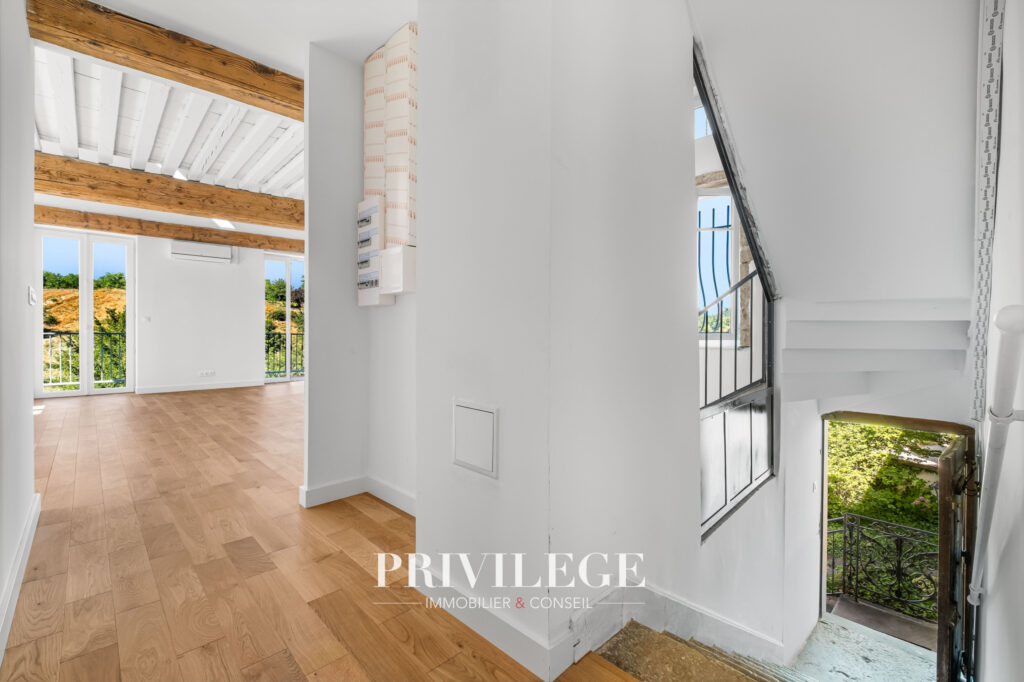 Lyon 9 – St Rambert  proche de l&rsquo;Ile Barbe- Duplex comme u – 5 pièces – 4 chambres – 163.74 m²