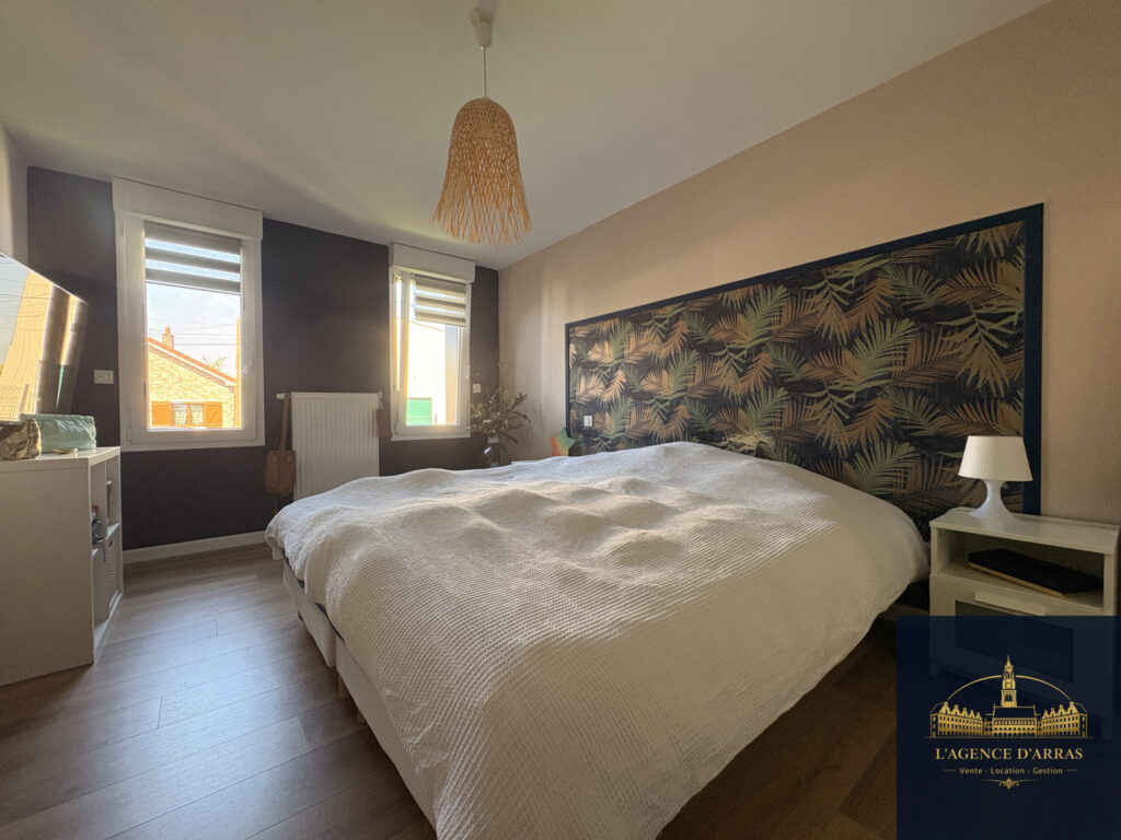 MAISON NEUVE IDEALEMENT SITUÉE CUA – 7 pièces – 5 chambres – 181 m²
