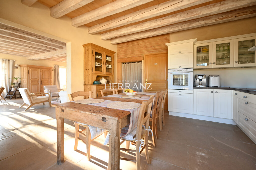 Maison de campagne  – 6 pièces – 4 chambres – 142.43 m²