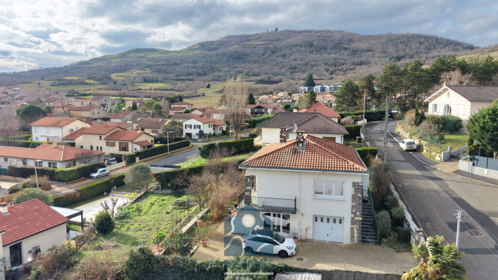 Maison avec terrasse, balcon et garage – 5 pièces – 3 chambres – 124.15 m²