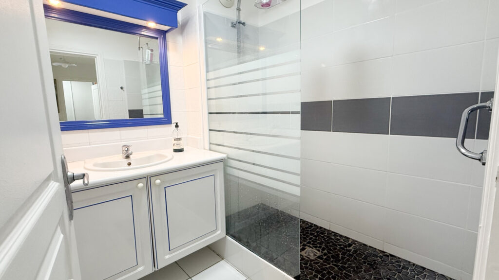 Appartement T2 – Vue Mer – Saint-François  – 2 pièces – 1 chambre – 60 m²