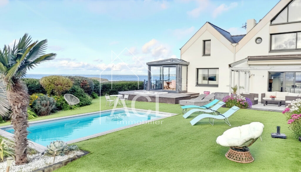 Villa d&rsquo;exception face à la mer avec piscine et spa – 6 pièces – 4 chambres – 125 m²