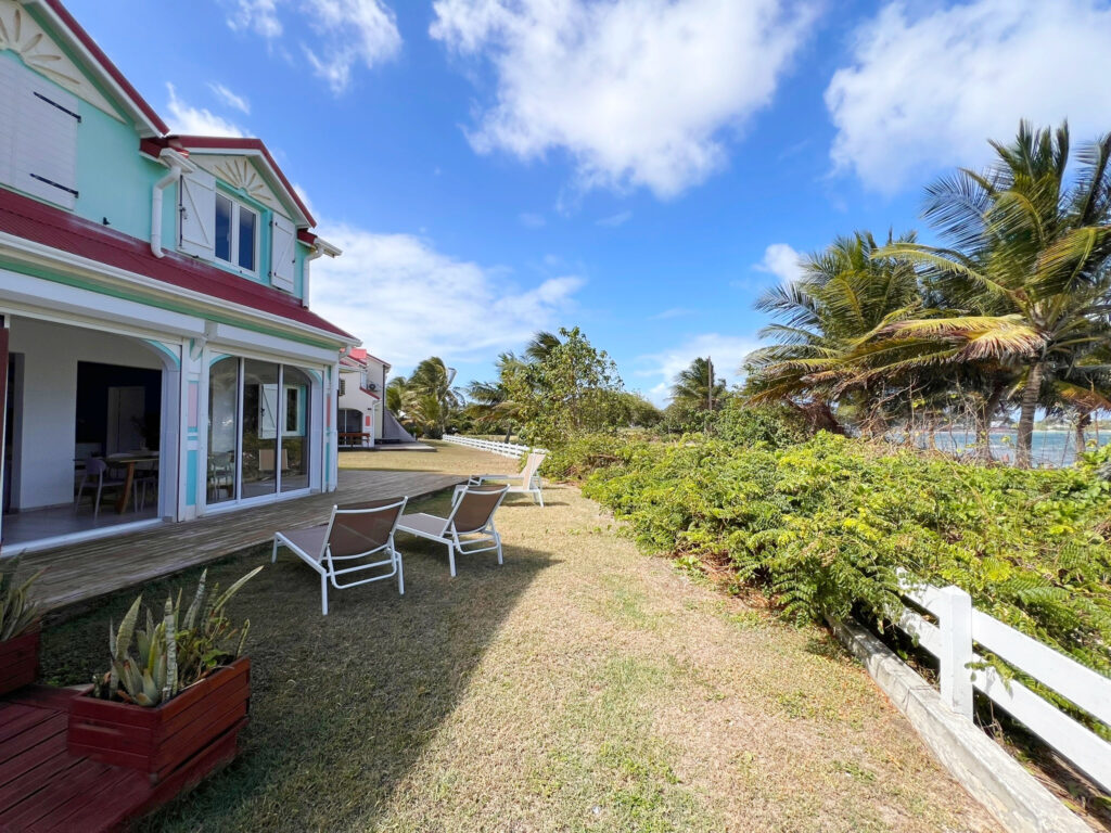 MAISON DE PLAGE FACE A LA MER A ST FRANCOIS – 4 pièces – 3 chambres – 109 m²