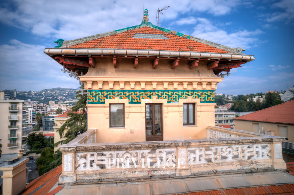 Villa historique d&rsquo;exception   Nice (1901)   824 m2 habitabl – 11 pièces – 7 chambres – 824 m²