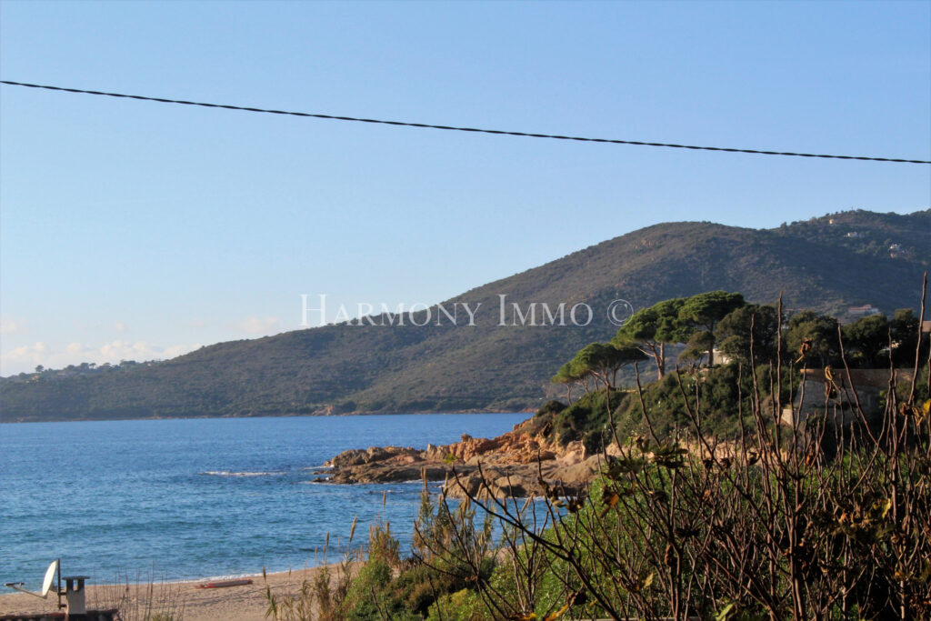 Très belle vue mer, plage à 30 mètres. – 4 pièces – 2 chambres – 80 m²