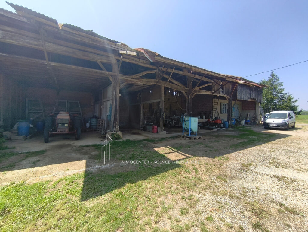 Saint Bonnet de Chavagne- Corps de Ferme 163 m2 – Terrain 49 – 6 pièces – 5 chambres – 163 m²