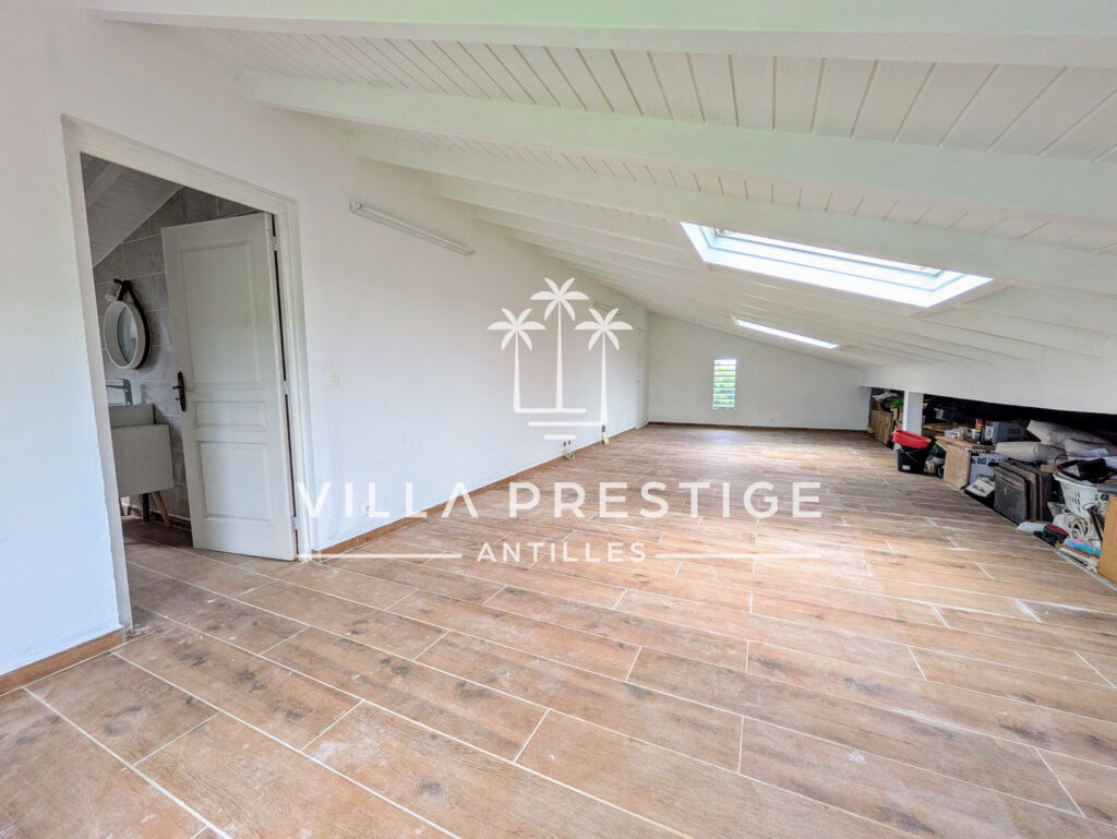 PROPRIÉTÉ D&rsquo;EXCEPTION VILLA T6 ET 2 LOGEMENTS T2 – VUE DÉGAG – 10 pièces – 7 chambres – 257.37 m²