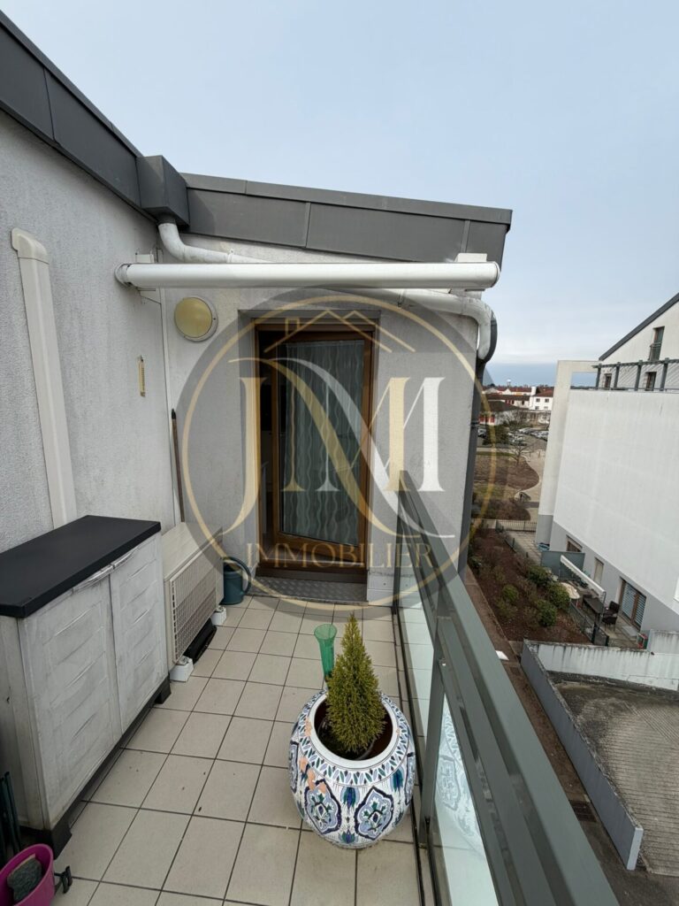 Appartement T4 de 81,99 m2 avec garage, balcons et vue dégag – 4 pièces – 3 chambres – 81.99 m²