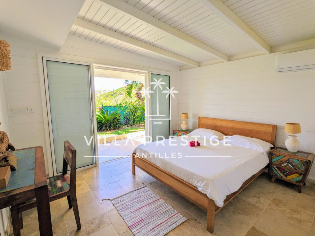 VILLA PREMIERE LIGNE 3 CHAMBRES AVEC PISCINE, ACCES PLAGE ET – 4 pièces – 3 chambres – 93 m²