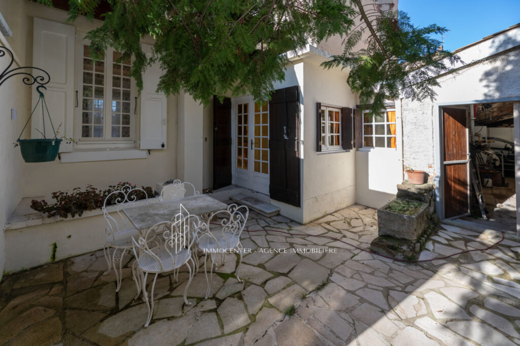 Drôme – ROMANS-SUR-ISERE Maison de caractère 6 pièces de 144 – 6 pièces – 2 chambres – 144 m²