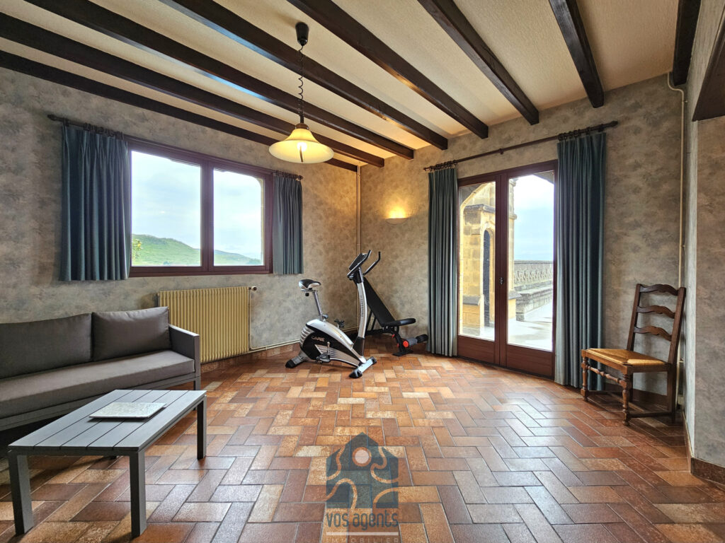 Maison de caractère 7 pièces 4 chambres avec piscine, terras – 7 pièces – 4 chambres – 218 m²
