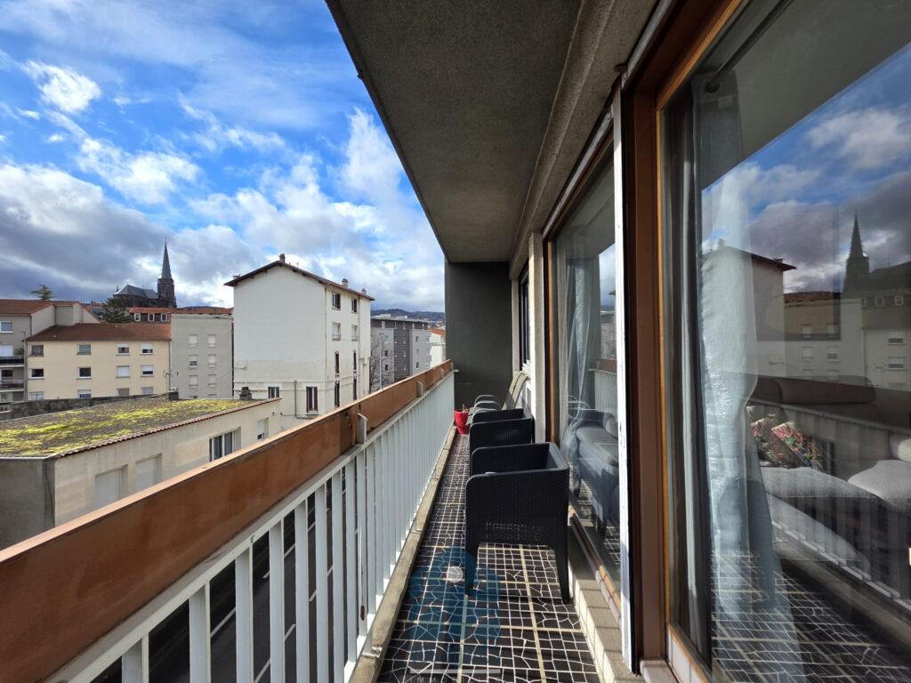 Appartement 3 pièces avec balcon, cave, et parking couvert – 3 pièces – 2 chambres – 59.7 m²