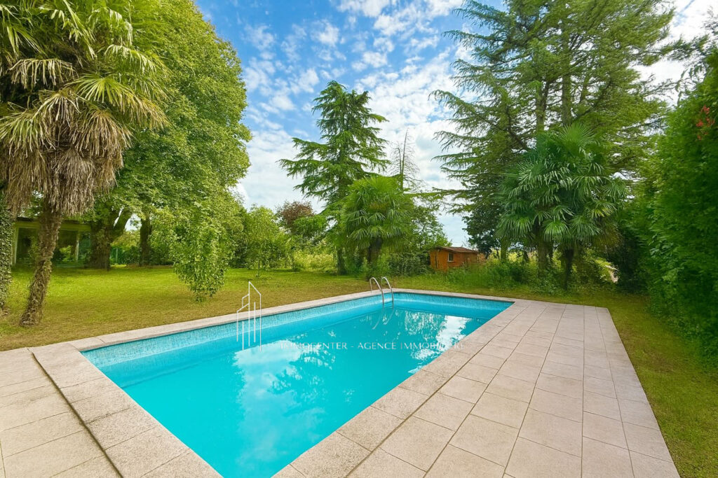 Annonce immobilière   Exceptionnelle propriété à Cheyssieu.  – 9 pièces – 6 chambres – 300 m²