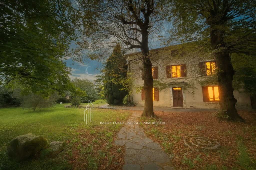 Annonce immobilière   Exceptionnelle propriété à 10 MN au su – 9 pièces – 6 chambres – 300 m²