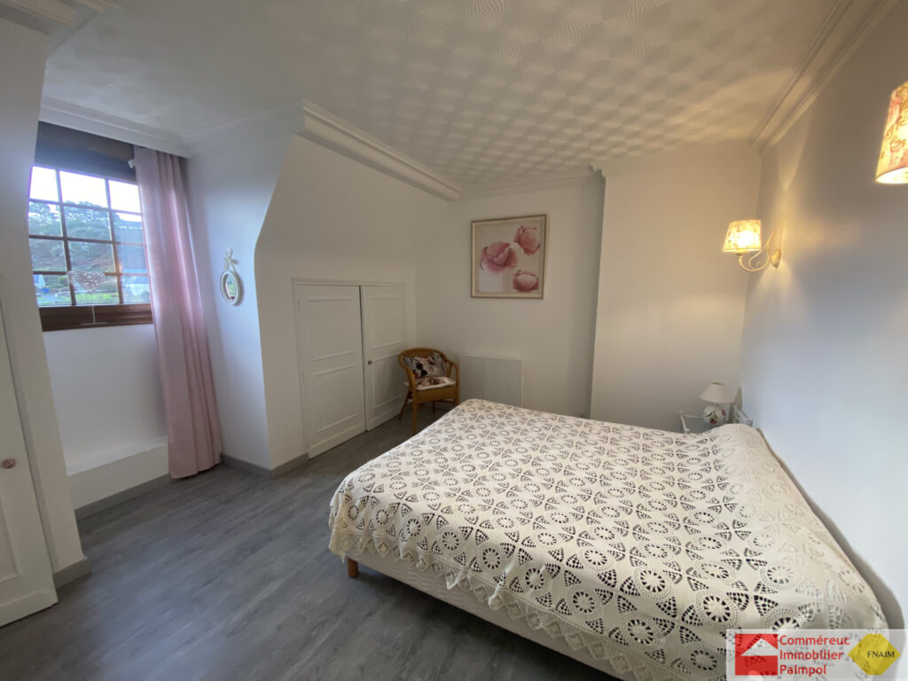 Vue sur mer, belle néo-bretonne rénovée, 200m2, 8 pièces, te – 8 pièces – 5 chambres – 223.85 m²