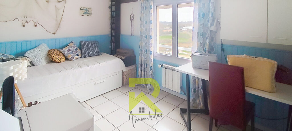 Villa avec grand garage et piscine – 5 pièces – 4 chambres – 106.26 m²