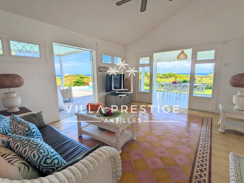 VILLA PREMIERE LIGNE 3 CHAMBRES AVEC PISCINE, ACCES PLAGE ET – 4 pièces – 3 chambres – 93 m²