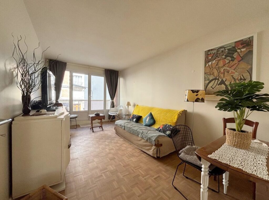 Appartement 3 pièces traversant rénové de 56 m2 à Montrouge – 3 pièces – 2 chambres – 56 m²