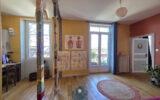 Maison de village avec cour, terrasse, caves, granges et par – 7 pièces – 5 chambres – 180 m²