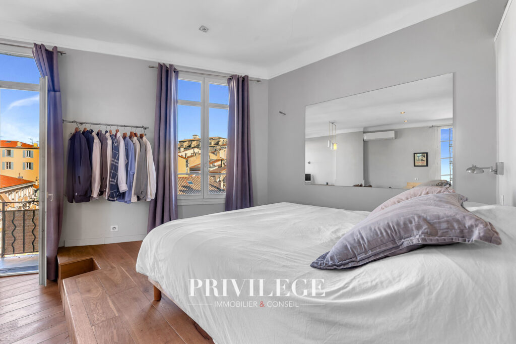 Cannes   Dernier étage   2 pièces rénové avec balcon vue dég – 1 pièce – 1 chambre – 34 m²