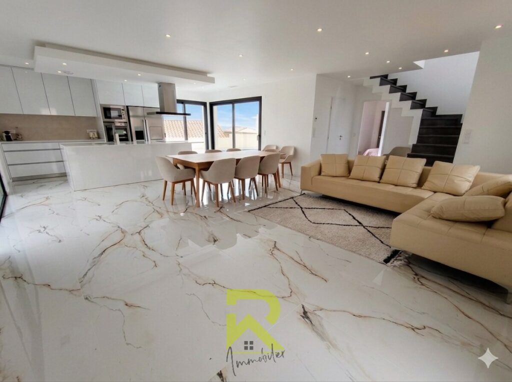 GRANDE VILLA, GARAGE, PISCINE – 5 pièces – 4 chambres – 132 m²