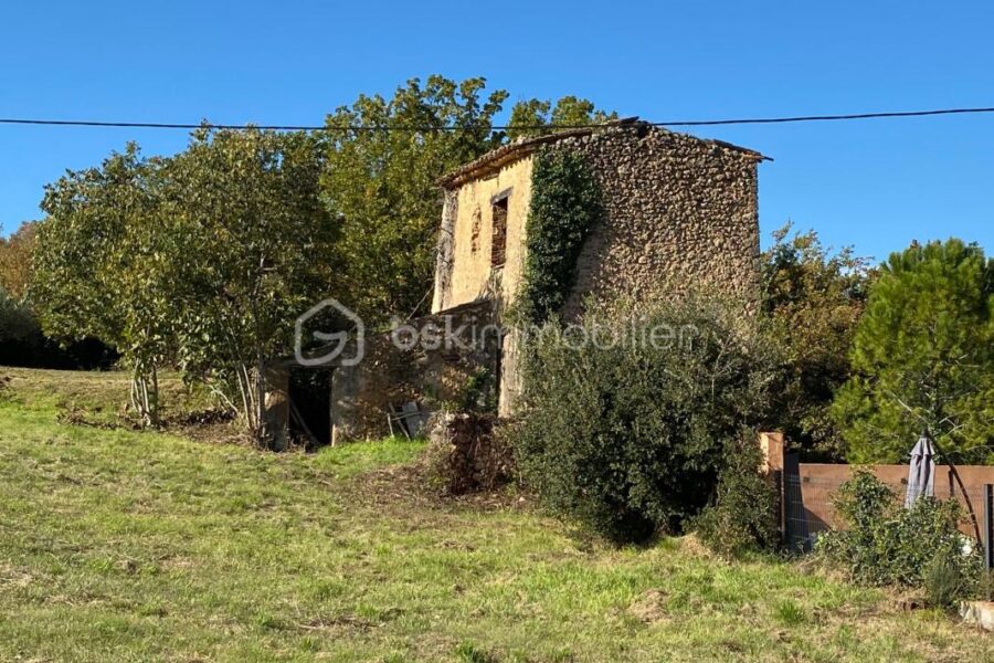 Terrain à vendre à Salernes