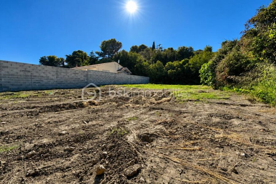 Terrain à vendre à Poussan