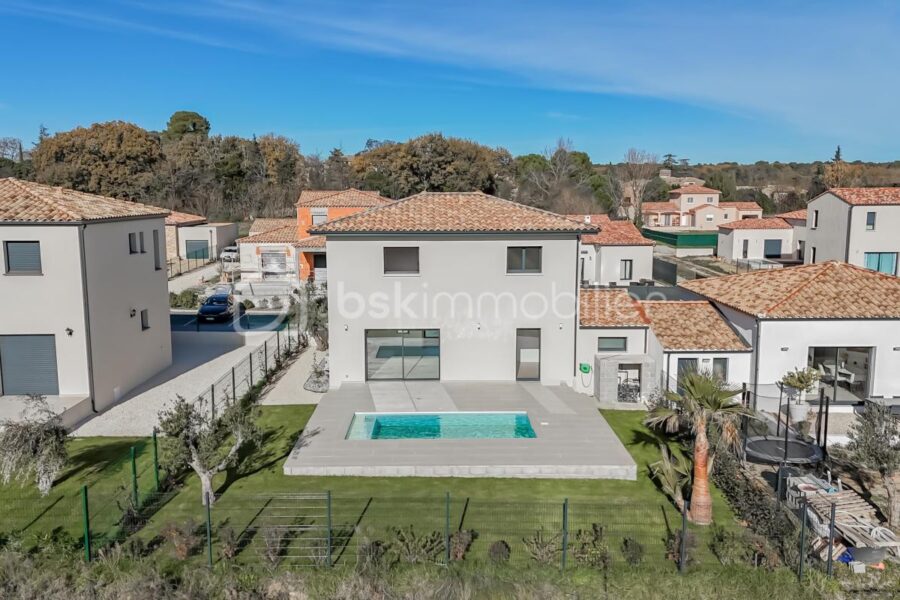 Maison à vendre à Arpaillargues et aureillac