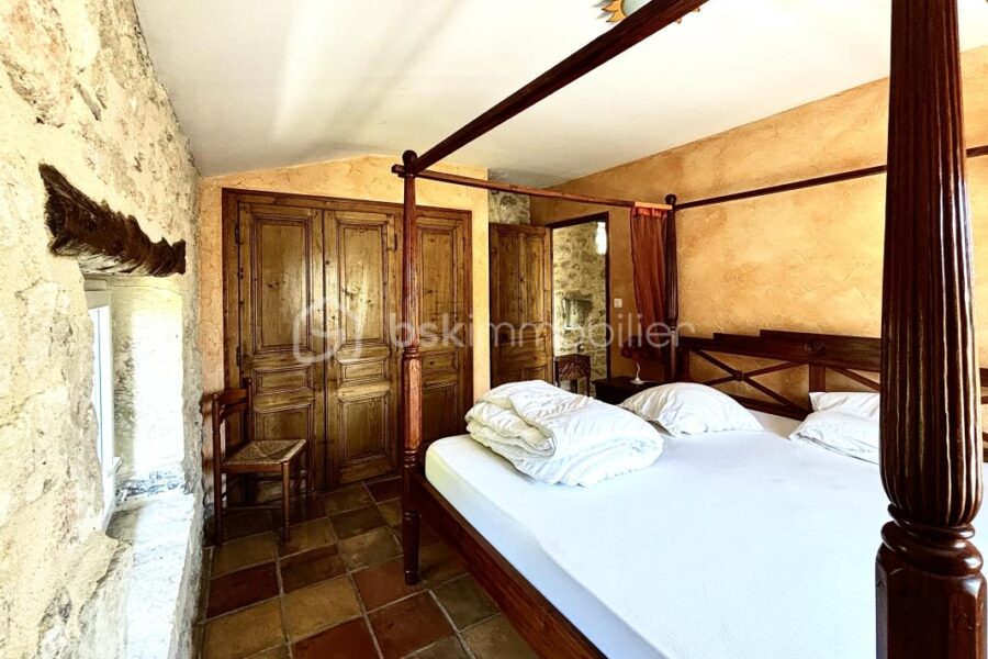 Maison à vendre à Saint restitut