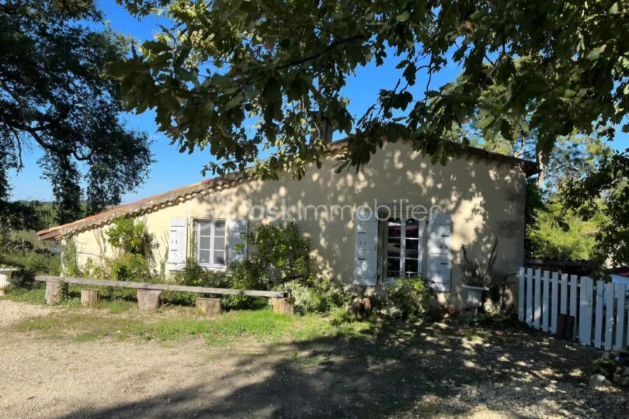 Maison à vendre à Cezan