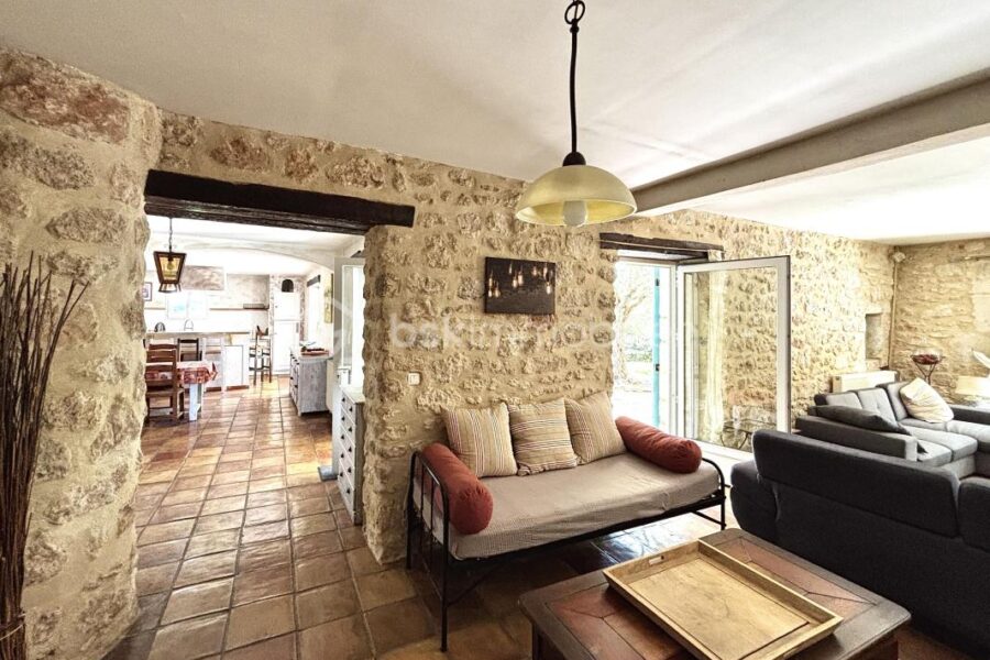 Maison à vendre à Saint restitut
