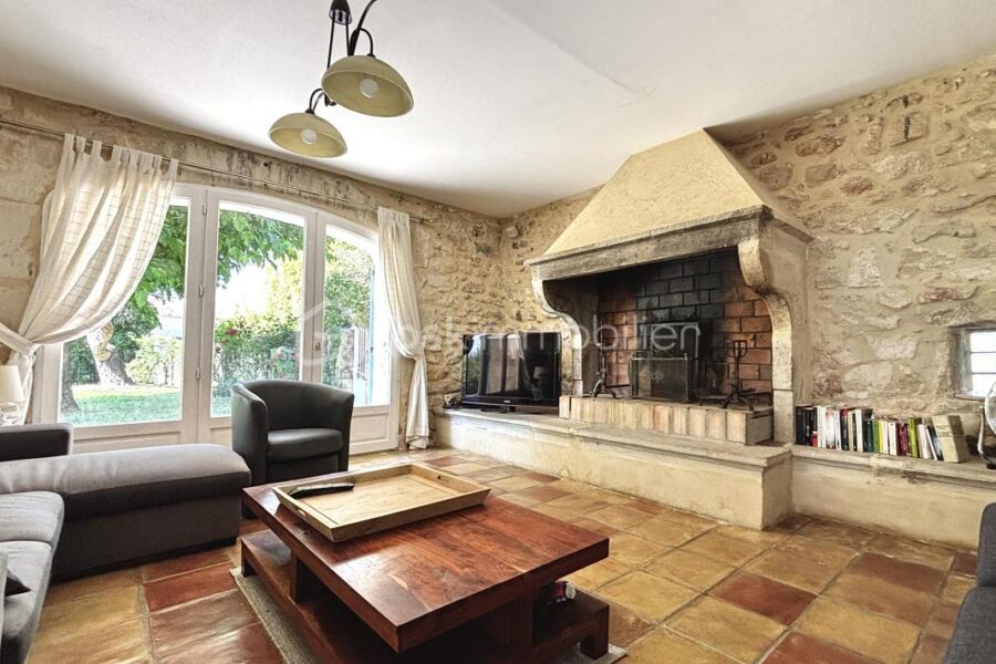 Maison à vendre à Saint restitut