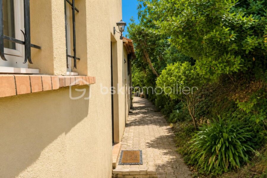 Maison à vendre à Saint laurent du var