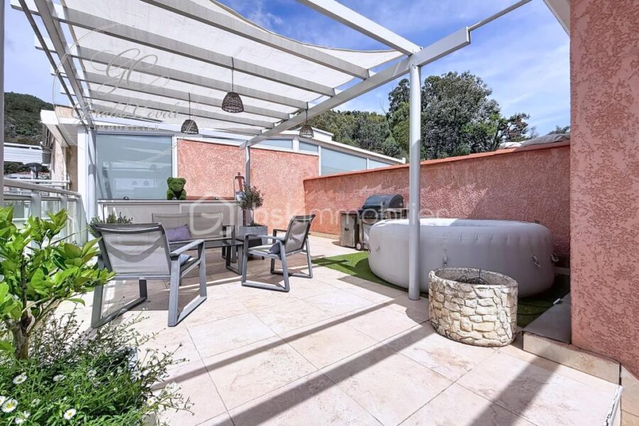 Appartement à vendre à Mandelieu la napoule