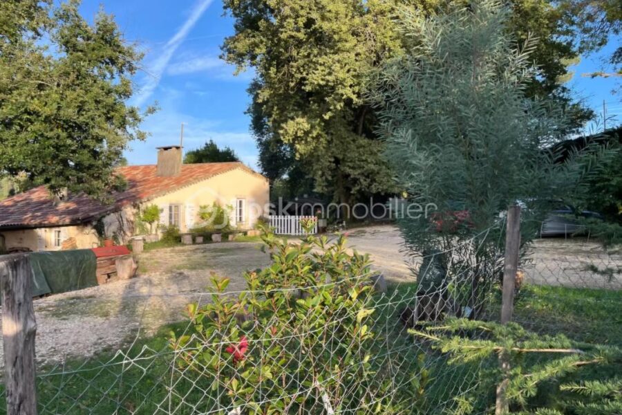 Maison à vendre à Cezan
