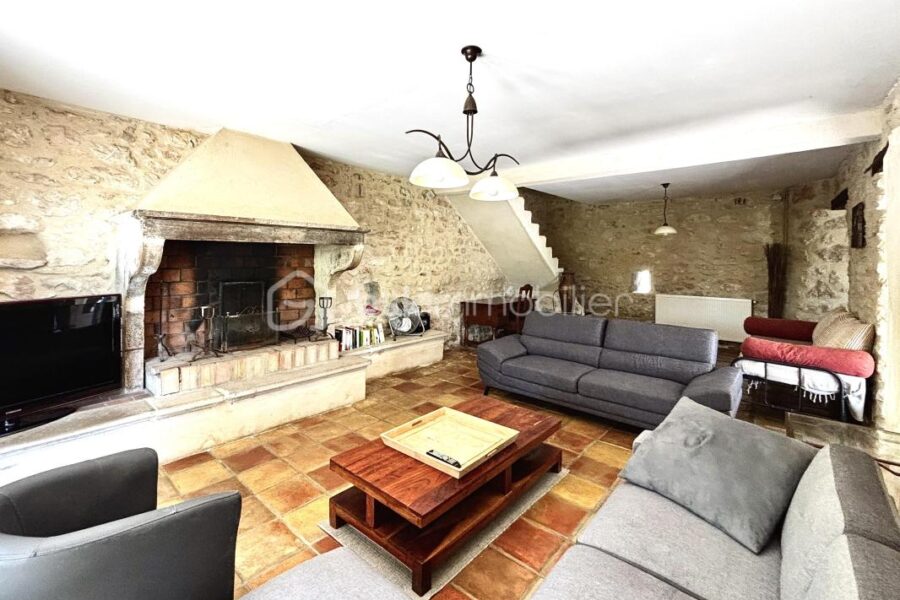 Maison à vendre à Saint restitut